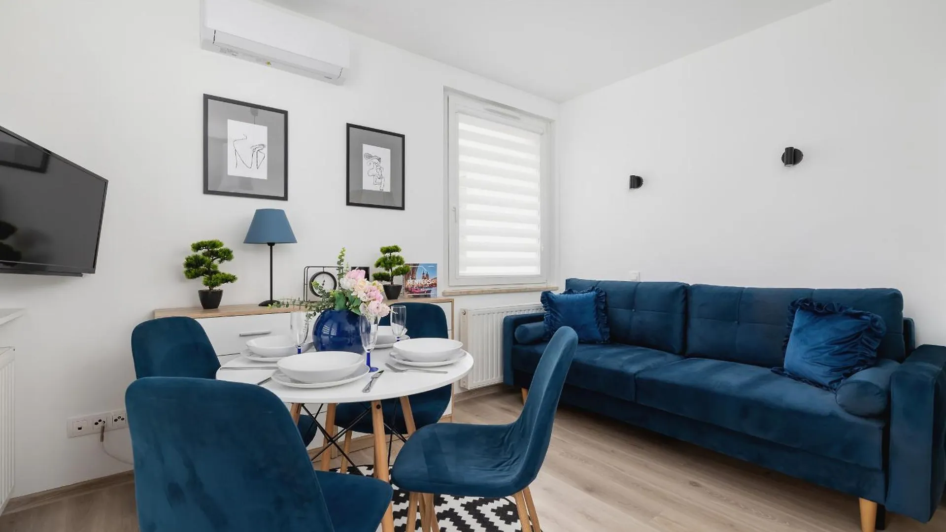 Cracow Royal Blue Apartment Avia Estate By Noclegi Renters Kraków